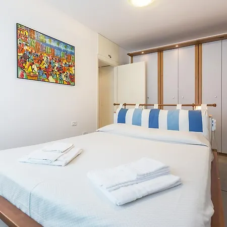 Cosy With Terrace Appartement *